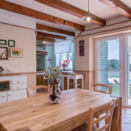 In Krnica With Kitchen Prázdninový dům Peruški