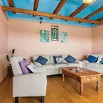 Four-bedroom With Sea View In Krnica