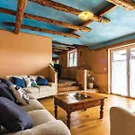 Hébergement de vacances Four-bedroom With Sea View In