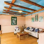 Hébergement de vacances Four-bedroom With Sea View In *