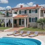 Four-bedroom With Sea View In Hébergement de vacances