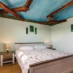Hébergement de vacances Four-bedroom With Sea View In Krnica